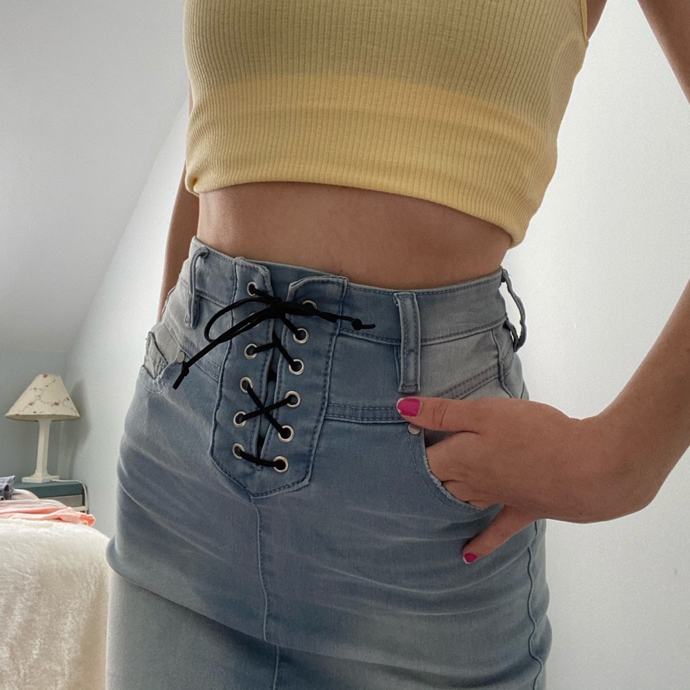 Comfy and cute denim skirt!